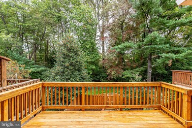 2011 Gervais Dr, Falls Church, VA 22043 - photo 4