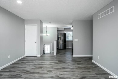 1419 N Zenith Ave, Davenport, IA 52804 - photo 4