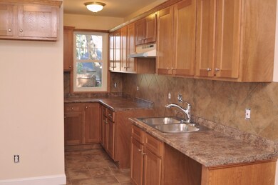 47 Worcester St, West Springfield, MA 01089 - photo 4