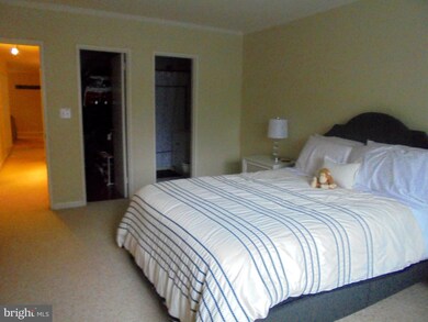 55 Skyhill Rd unit 202, Alexandria, VA 22314 - photo 5