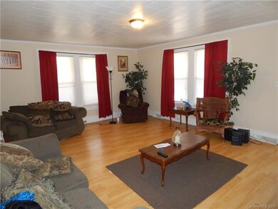 Large living room. Beautiful floors.