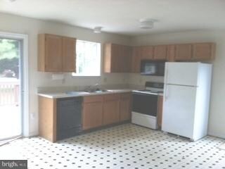 35600 Aviation Yacht Club Rd, Mechanicsville, MD 20659 - photo 3