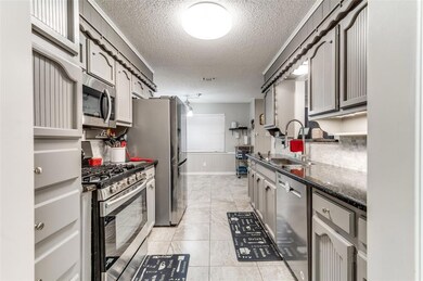 324 Plainview Dr, Hurst, TX 76054 - photo 7