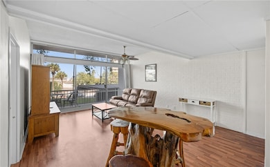 Forty Six Hundred unit 206, Corpus Christi, TX 78412 - photo 4