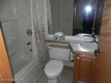 47 Village Dr, Stroudsburg, PA 18360 - photo 6