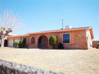 10821 Sombra Verde Dr, El Paso, TX 79935 - photo 3