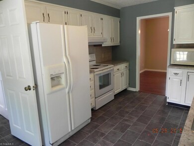 7107 Wincrest Dr, High Point, NC 27263 - photo 7