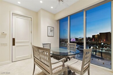 KITCHEN/NOOK AREA WITH AMAZING VIEWS!!!