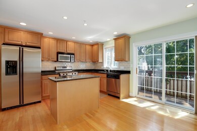30 Russell St unit 3, Waltham, MA 02453 - photo 4