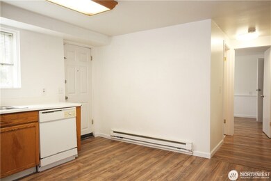 2413 SW Graham St, Seattle, WA 98106 - photo 4