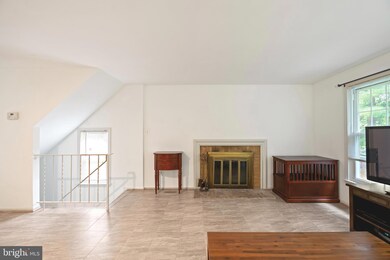 20523 Strath Haven Dr, Montgomery Village, MD 20886 - photo 6