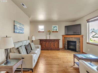 545 Mountaingate Dr, Springfield, OR 97478 - photo 4