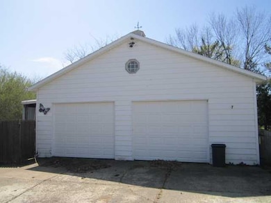 Parking Lot/Garage