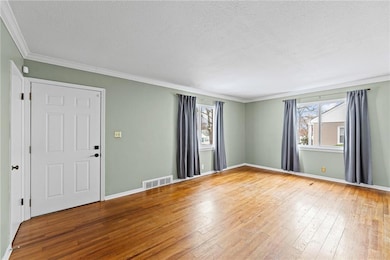 11 E Navajo Ln, Kansas City, MO 64114 - photo 4