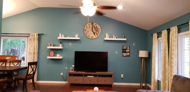 8723 Mathews Ln, Crown Point, IN 46307 - photo 4