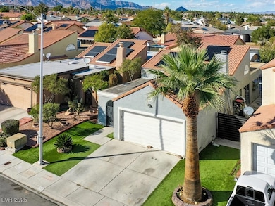 8220 Abercrombe Way, Las Vegas, NV 89145 - photo 5