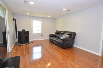 881 Dewey St, West Springfield, MA 01089 - photo 5