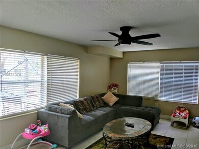 33 Clinton Ct unit A, Royal Palm Beach, FL 33411 - photo 3