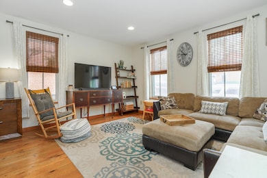 882 s 3rd St-15