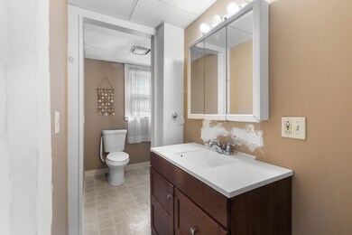 451 Andover St, Lowell, MA 01852 - photo 4