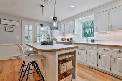 17 Shelburne Rd, Nashua, NH 03063 - photo 3