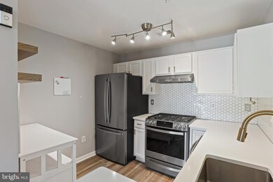 13306 Kilmarnock Way unit E, Germantown, MD 20874 - photo 2