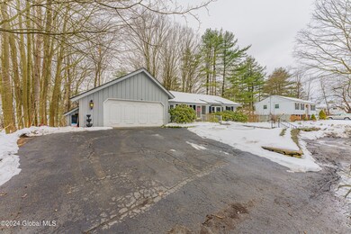 12 Morgan St, Saratoga Springs, NY 12866 - photo 3