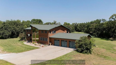 1910 9th St, Aurora, NE 68818 - photo 4