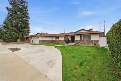 273 E Gannon Dr, Tulare, CA 93274 - photo 3