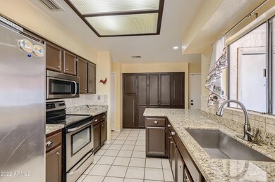 3243 W Campo Bello Dr, Phoenix, AZ 85053 - photo 7