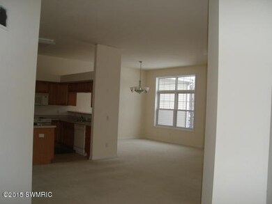 1377VillageCir 003