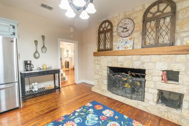 410 W College St, Fredericksburg, TX 78624 - photo 5