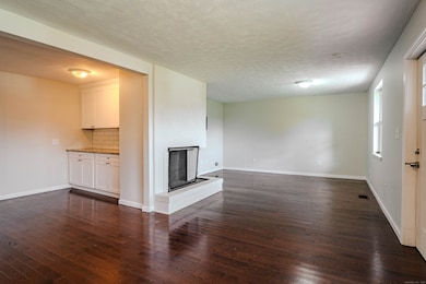 33 Orchard Hill Rd, Branford, CT 06405 - photo 2