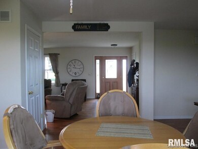 1567 Vasey Ln, Jacksonville, IL 62650 - photo 7
