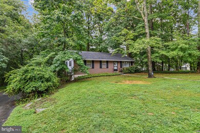 1002 Summit Ave, Schwenksville, PA 19473 - photo 2