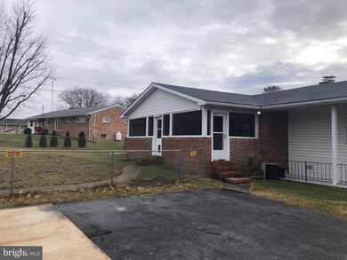 18704 Northridge Dr, Hagerstown, MD 21742 - photo 5