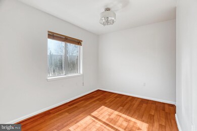 607 Center St unit 204, Herndon, VA 20170 - photo 7