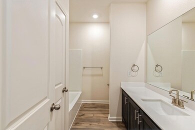 10805 Copper Hills Ln, Fort Worth, TX 76108 - photo 5