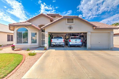 897 E Baylor Ln-6