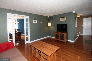 16147 Olmstead Ln, Woodbridge, VA 22191 - photo 2