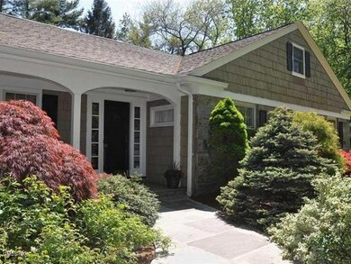 104 Stonehedge Dr N, Greenwich, CT 06831 - photo 3