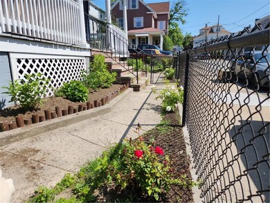 18 Flora St, Providence, RI 02904 - photo 4