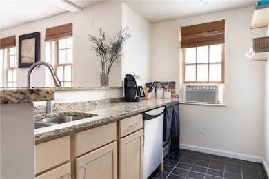 19 Sherman St unit 2B, Newport, RI 02840 - photo 6