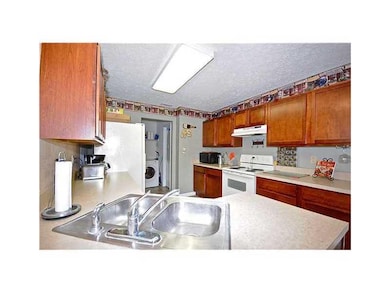 2651 Fraiser Fir Dr, Greenwood, IN 46143 - photo 3