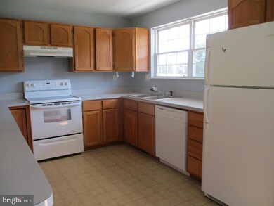 22151 Victorian Dr, California, MD 20619 - photo 3