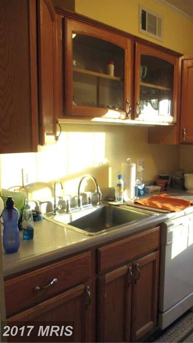 8418 Penshurst Dr unit 592, Springfield, VA 22152 - photo 3