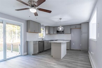 12B Lenny Ln unit B, Hudson, NH 03051 - photo 3