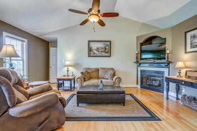 007-321999-8454 Goodview Road 08_8042649