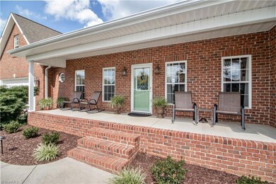 173 Skyland Dr, Statesville, NC 28625 - photo 3