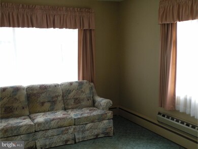 4331 Winfield St, Emmaus, PA 18049 - photo 4